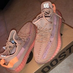 Yeezy 350 v2 Clay